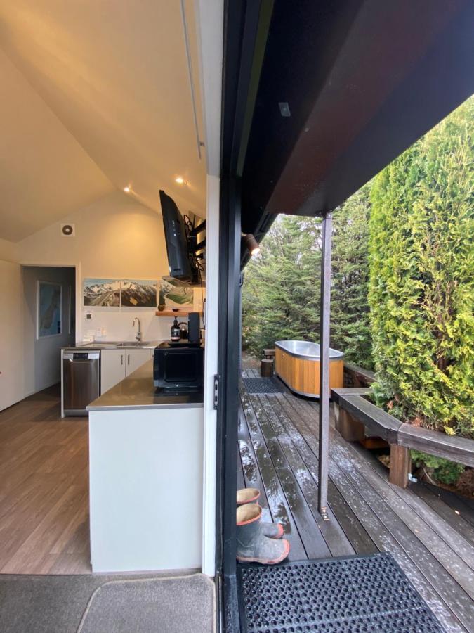 Black Beech House With Stunning Outdoor Bath Lake Tekapo Ngoại thất bức ảnh